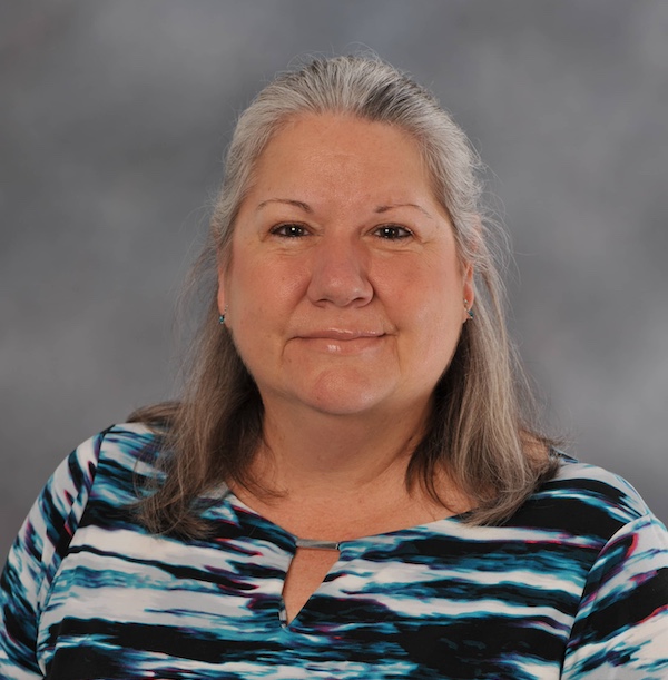 a studio profile picture of donna lewis